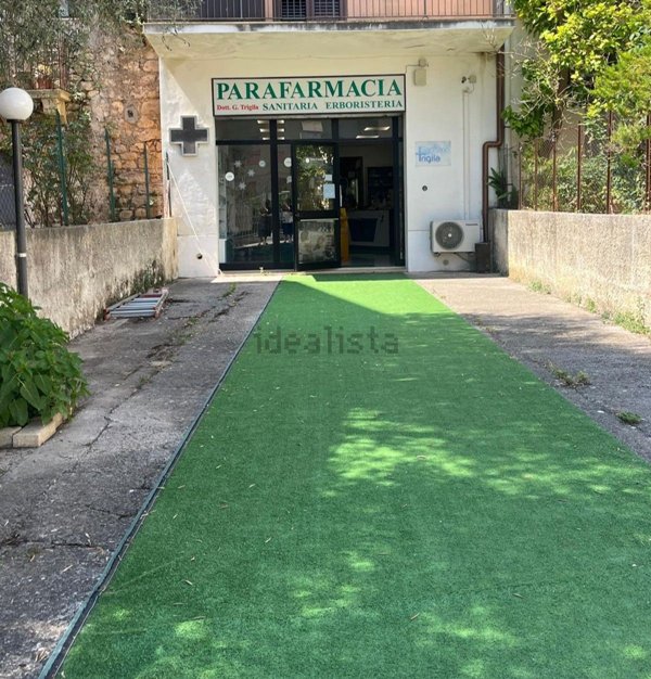 locale commerciale in vendita a Palazzolo Acreide