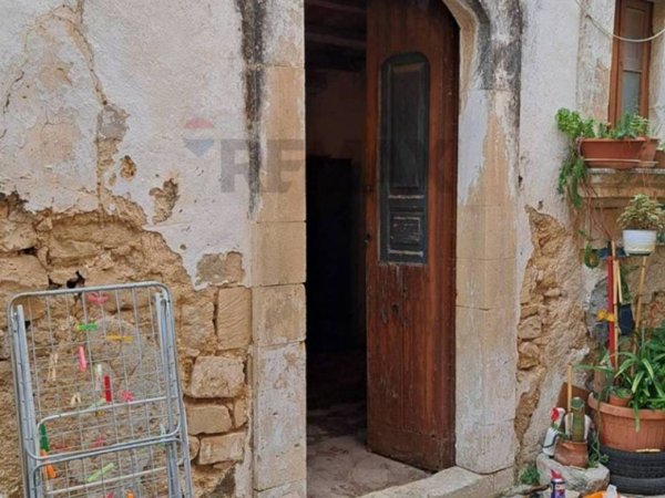 casa indipendente in vendita a Palazzolo Acreide