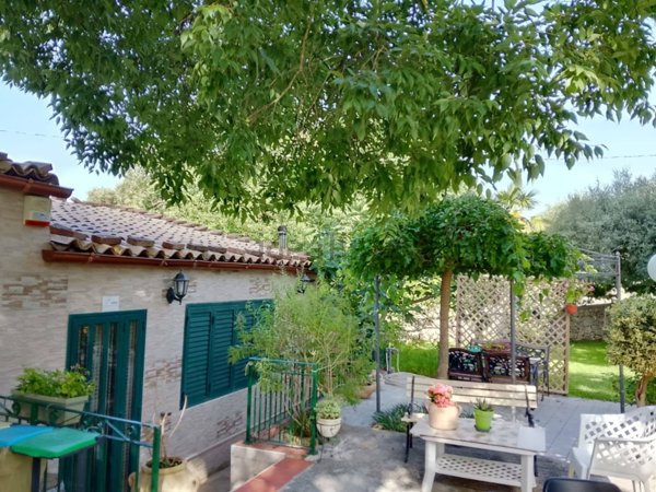 casa indipendente in vendita a Palazzolo Acreide