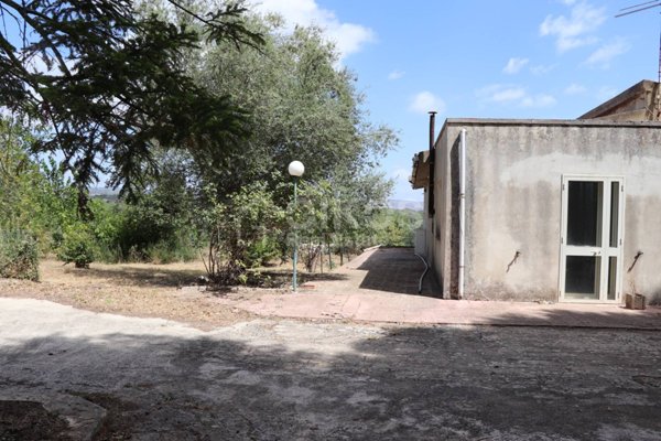 casa indipendente in vendita a Palazzolo Acreide