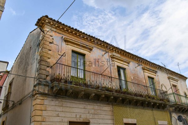 casa indipendente in vendita a Palazzolo Acreide