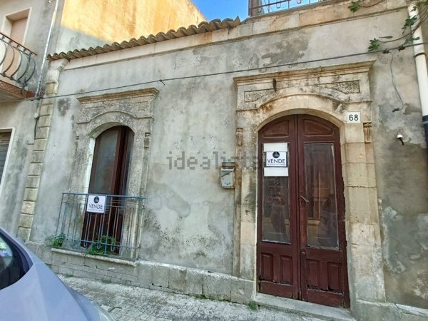 casa indipendente in vendita a Palazzolo Acreide
