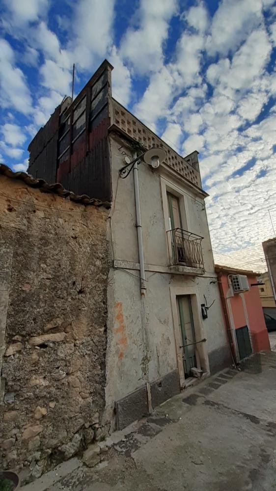 intera palazzina in vendita a Palazzolo Acreide