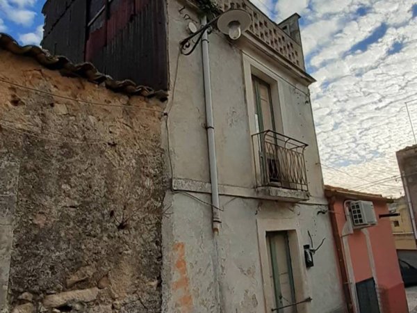 casa indipendente in vendita a Palazzolo Acreide