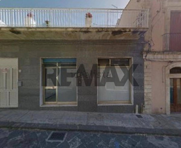 locale commerciale in vendita a Palazzolo Acreide