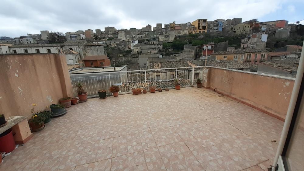 intera palazzina in vendita a Palazzolo Acreide