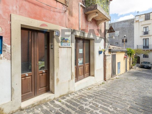 casa indipendente in vendita a Palazzolo Acreide