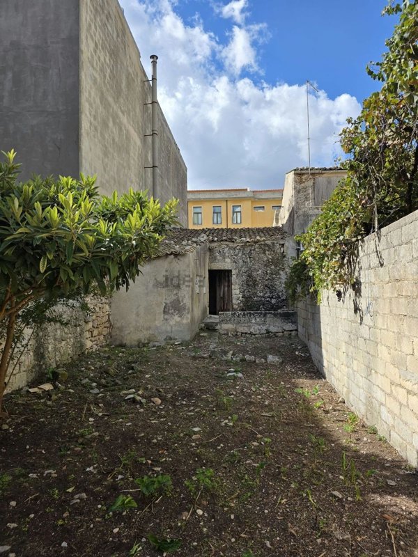 casa indipendente in vendita a Palazzolo Acreide