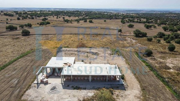 casa indipendente in vendita a Rosolini