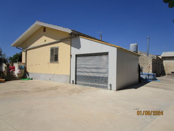 casa indipendente in vendita a Rosolini