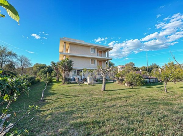 casa indipendente in vendita a Rosolini