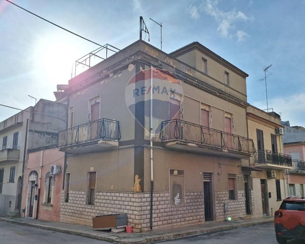 casa indipendente in vendita a Rosolini