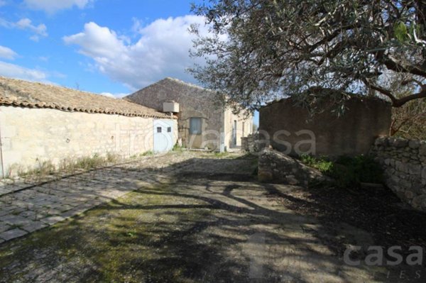 casa indipendente in vendita a Rosolini