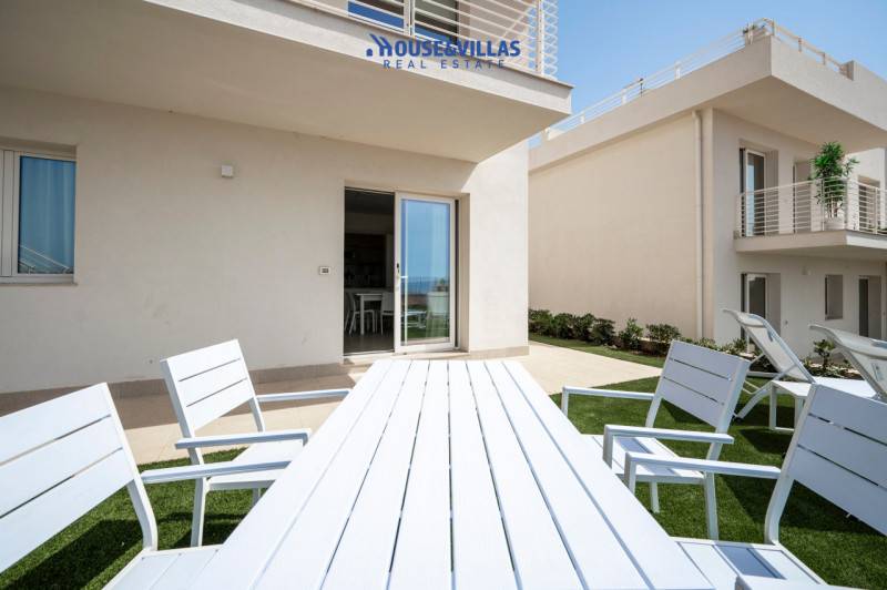 casa semindipendente in vendita a Rosolini