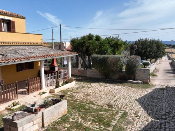 casa indipendente in vendita a Rosolini