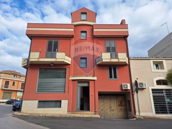casa indipendente in vendita a Rosolini