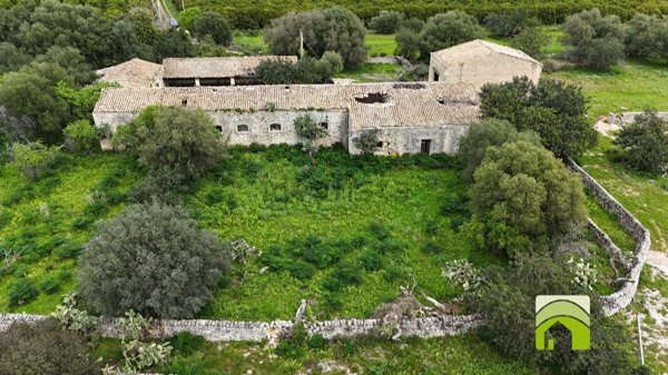 casale in vendita a Rosolini