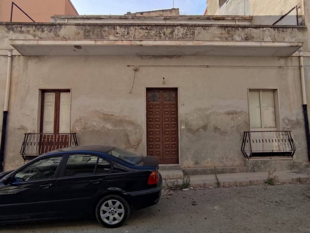 casa indipendente in vendita a Rosolini