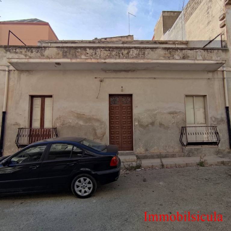 casa indipendente in vendita a Rosolini