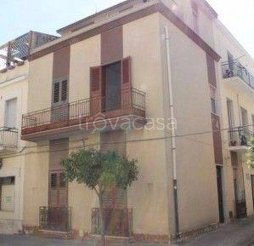 casa indipendente in vendita a Rosolini