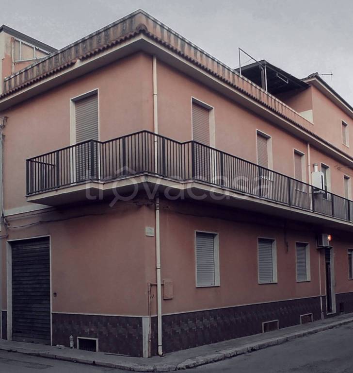 casa indipendente in vendita a Rosolini