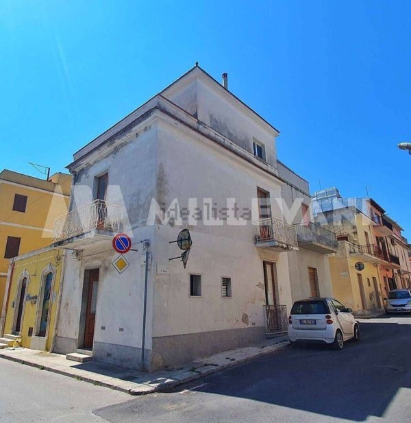 casa indipendente in vendita a Rosolini