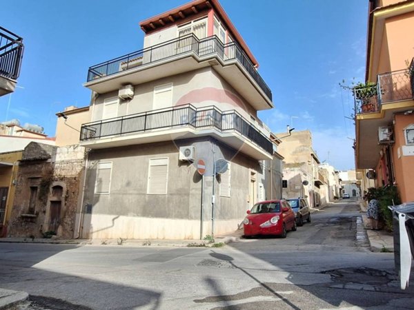 casa indipendente in vendita a Rosolini