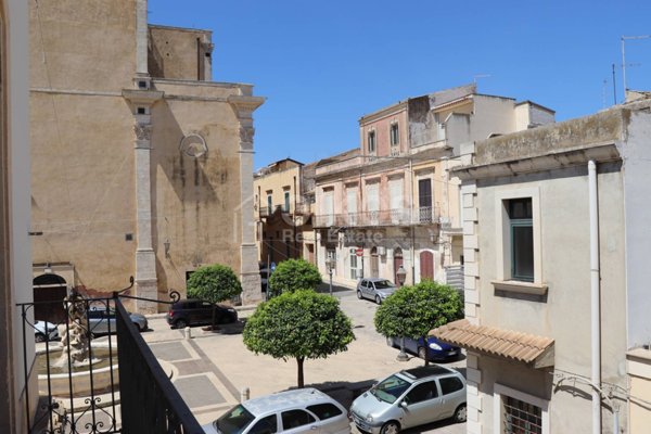 casa indipendente in vendita a Rosolini