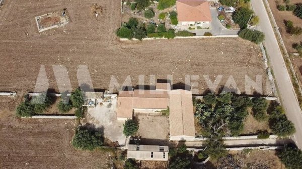 casa indipendente in vendita a Rosolini