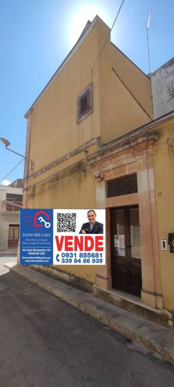 casa indipendente in vendita a Rosolini