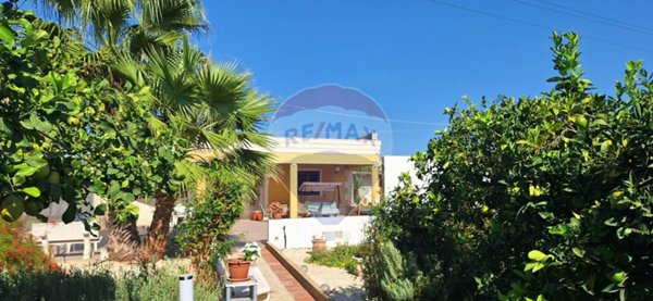 casa indipendente in vendita a Rosolini