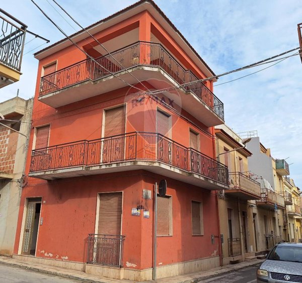 casa indipendente in vendita a Rosolini
