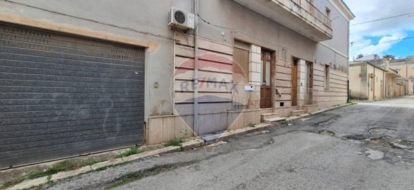 casa indipendente in vendita a Rosolini