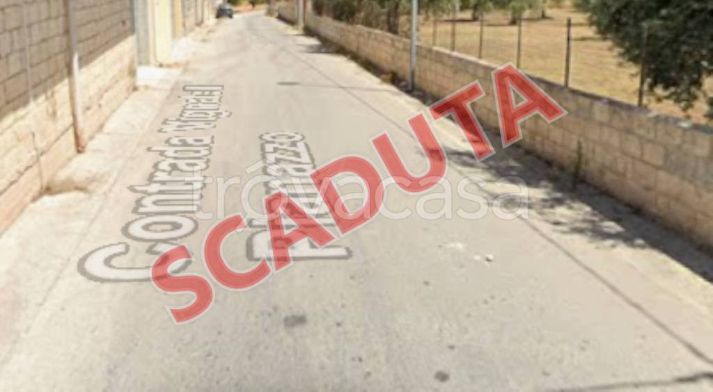 locale commerciale in vendita a Rosolini