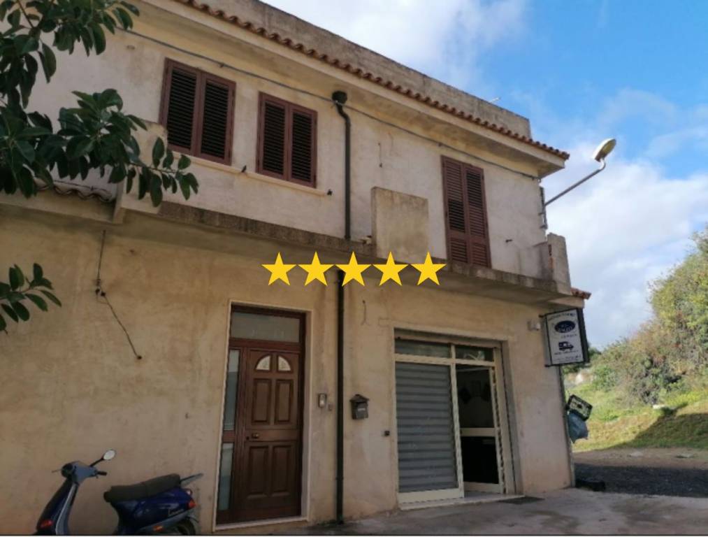 casa indipendente in vendita a Rosolini