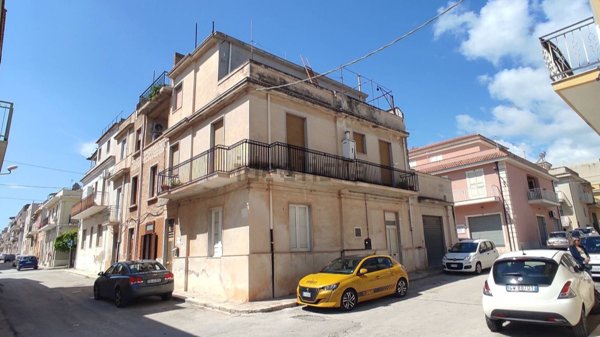 casa indipendente in vendita a Rosolini