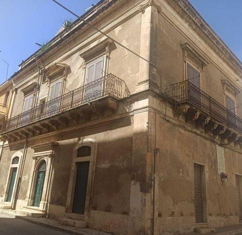casa indipendente in vendita a Rosolini