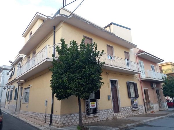 casa indipendente in vendita a Rosolini