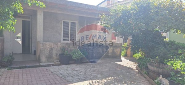 casa indipendente in vendita a Rosolini