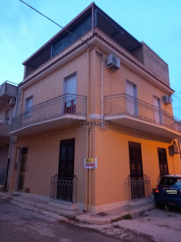 casa indipendente in vendita a Rosolini