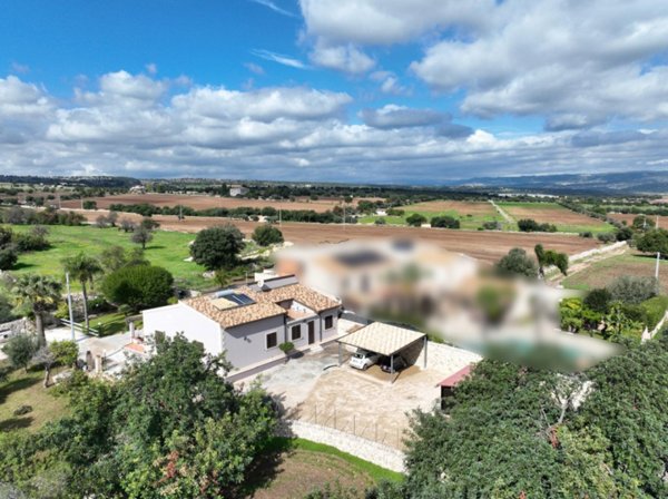 casa indipendente in vendita a Rosolini