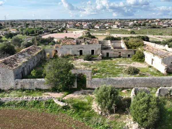casa indipendente in vendita a Rosolini