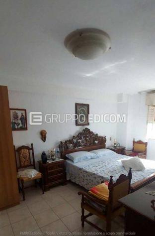 locale commerciale in vendita a Rosolini