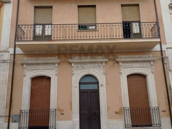 casa indipendente in vendita a Rosolini