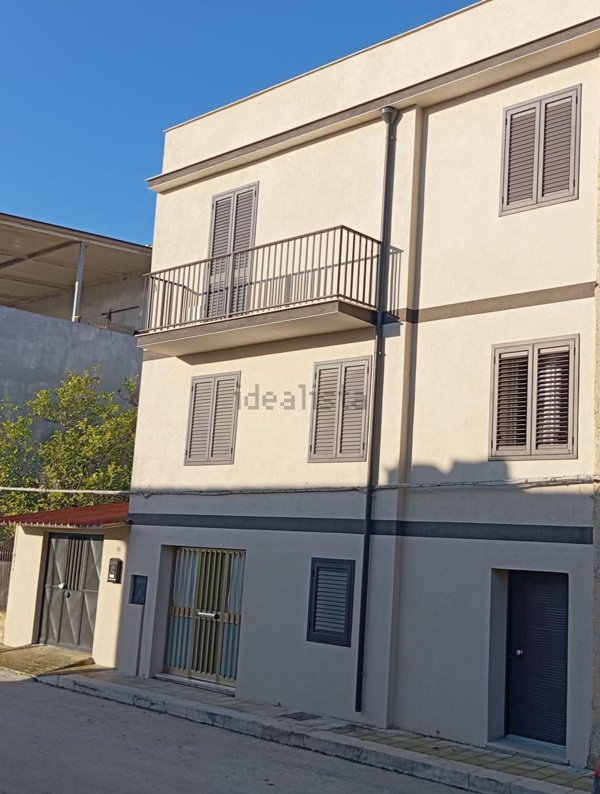 casa indipendente in vendita a Rosolini