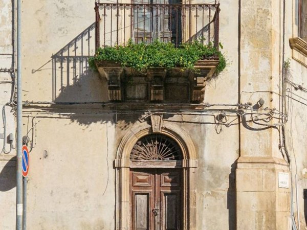casa indipendente in vendita a Rosolini
