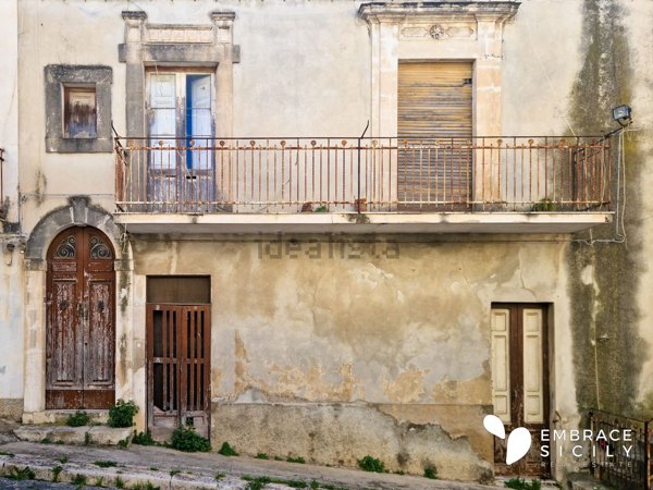 casa indipendente in vendita a Rosolini