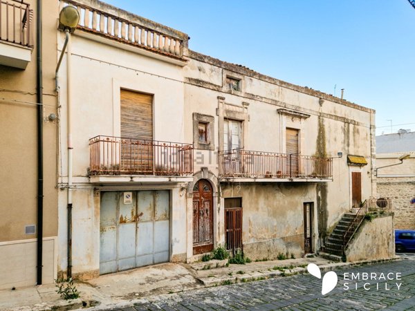 casa indipendente in vendita a Rosolini
