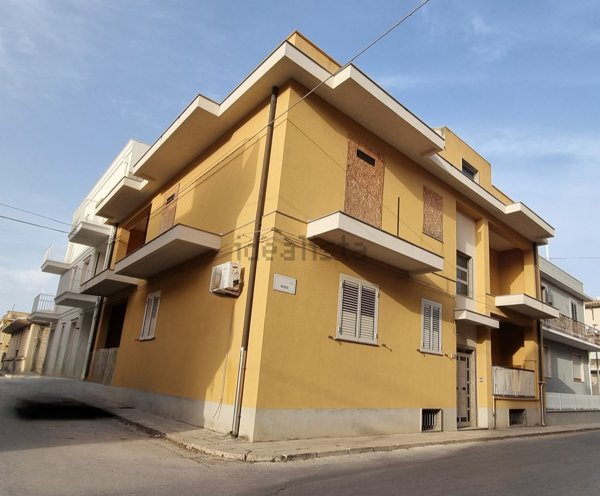 casa indipendente in vendita a Rosolini