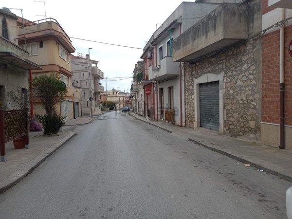 casa indipendente in vendita a Rosolini
